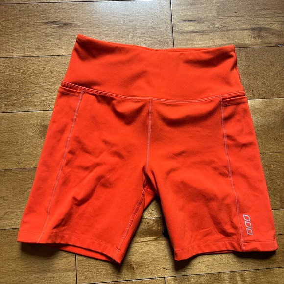 Orange bike short & sports bra - Picture 2 of 4